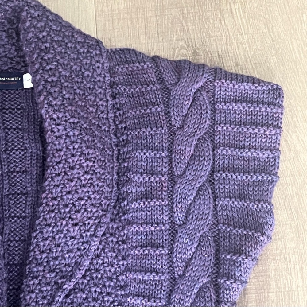 British Wool Naturally JM Cooper Cardigan Arran Buckle Cable KnitWear Purple S - Picture 4 of 13